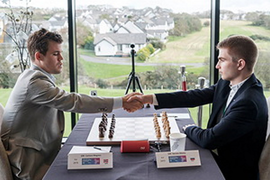 Москвичи преследуют лидеров на FIDE Chess.com Grand Swiss