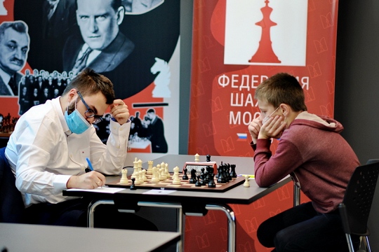 Михаил Антипов захватил лидерство в чемпионате Москвы