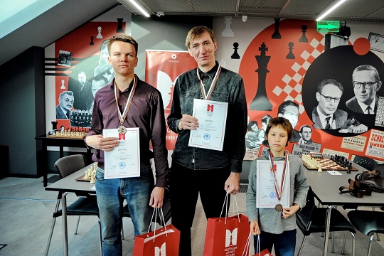 Евгений Кретов и Никита Афанасьев выиграли путевки в финал чемпионата Москвы по блицу