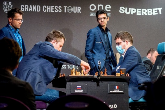 Александр Грищук стартовал с трех ничьих в первом этапе Grand Chess Tour