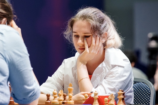Полина Шувалова выиграла первую партию у Наны Дзагнидзе в четвертом раунде Кубка мира
