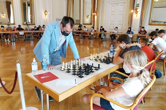Иван Попов провел сеанс одновременной игры на Днях шахмат в Южном Тироле