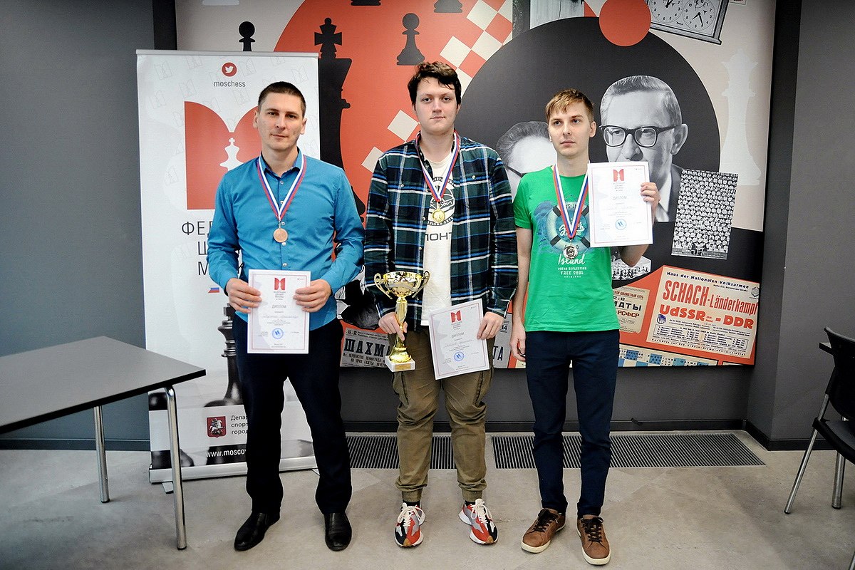 Данила Павлов – чемпион Москвы по решению шахматных композиций