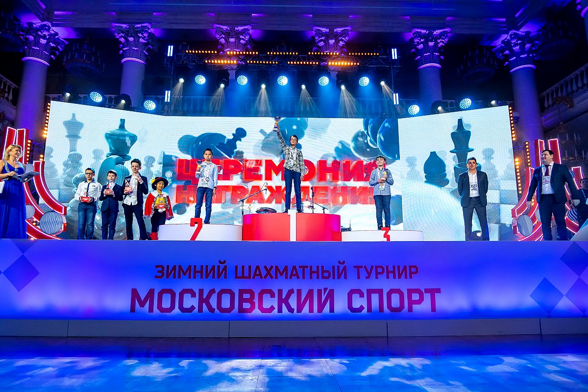 Упорная борьба, красочное шоу и дискотека завершили турнир «Московский спорт»