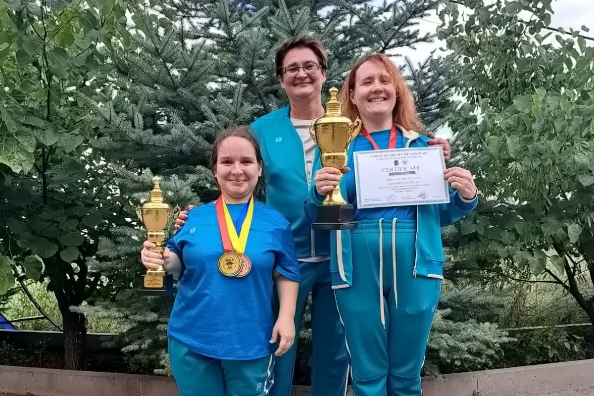Евгения Захарова и Лада Хлыповка завоевали пять медалей на чемпионате мира среди лиц с ПОДА. Поздравляем!