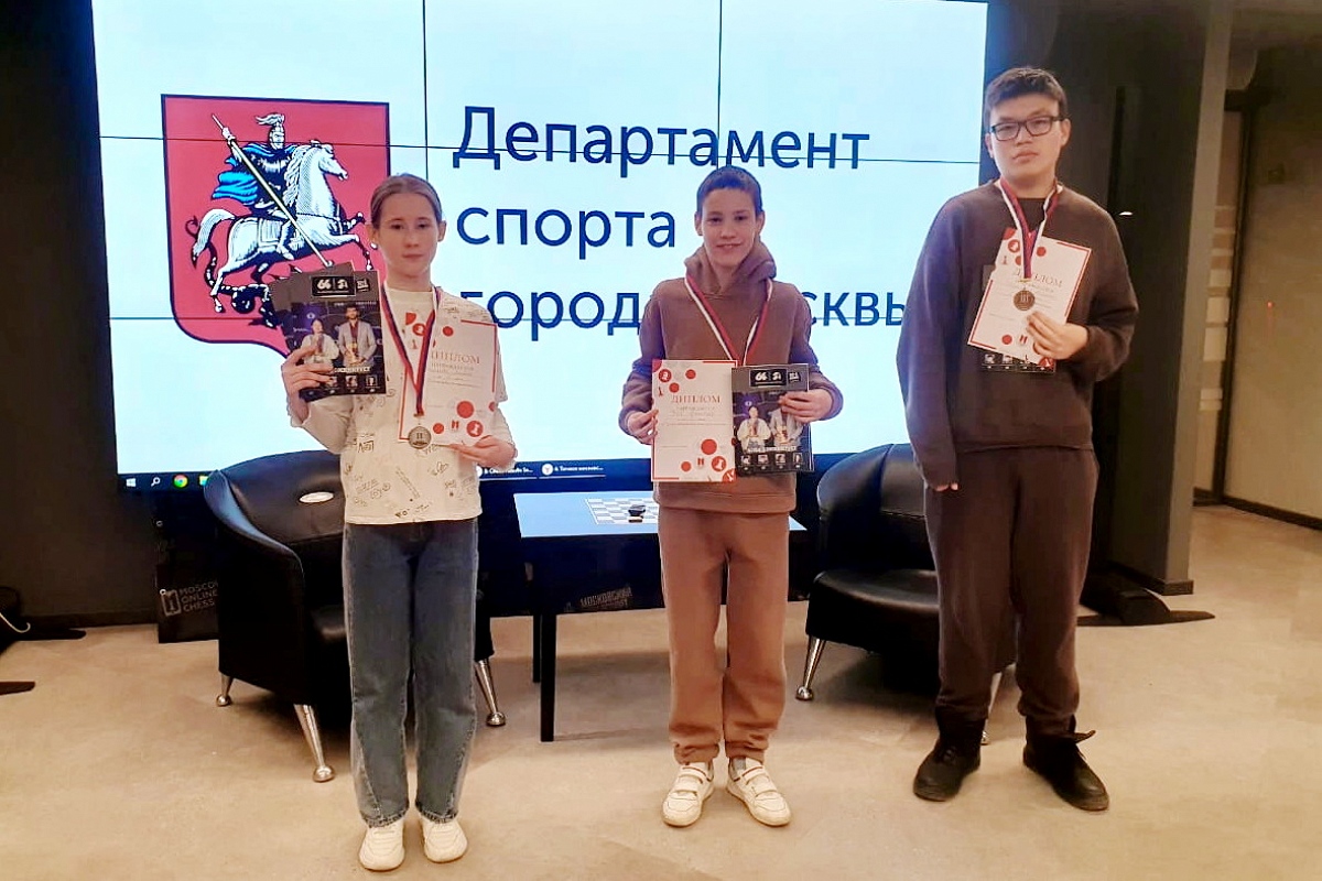 Александр Усов показал стопроцентный результат в 20 этапе Кубка Москвы по блицу