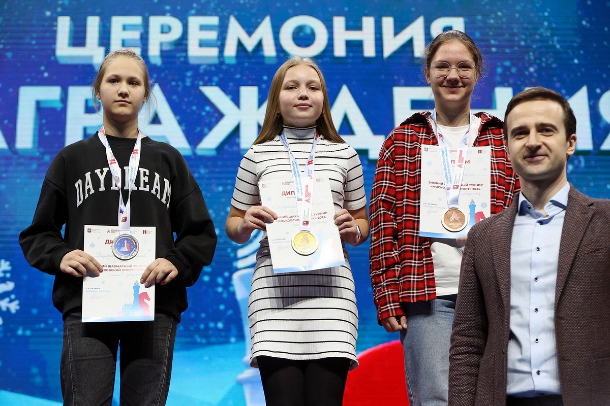 Победителей Зимнего турнира «Московский спорт» наградил Эрнесто Инаркиев