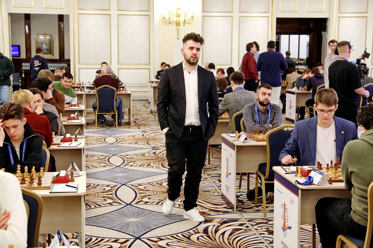 Ян Непомнящий и Диана Преображенская стартовали с трех побед на «Аэрофлот Опен 2025»