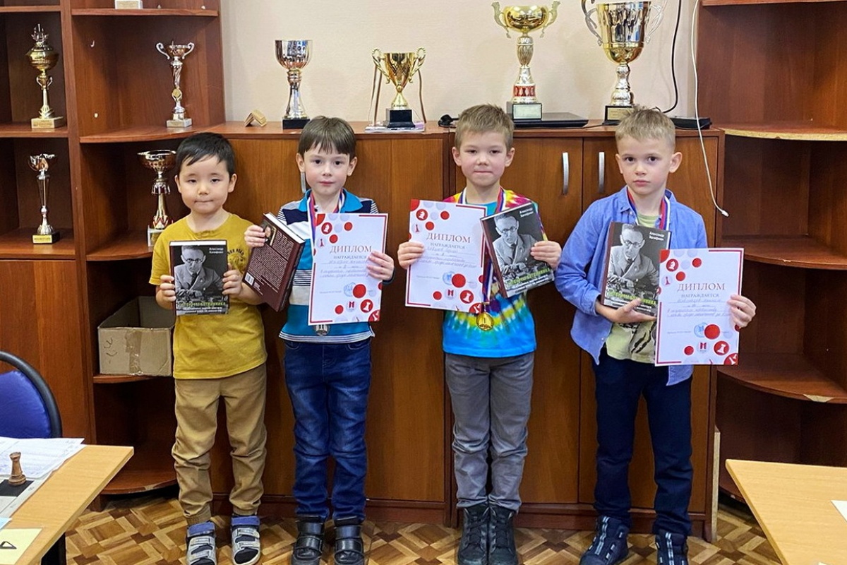 Заключительный полуфинал первенства Москвы до 9 лет прошел в ДЮСШ им. Ботвинника