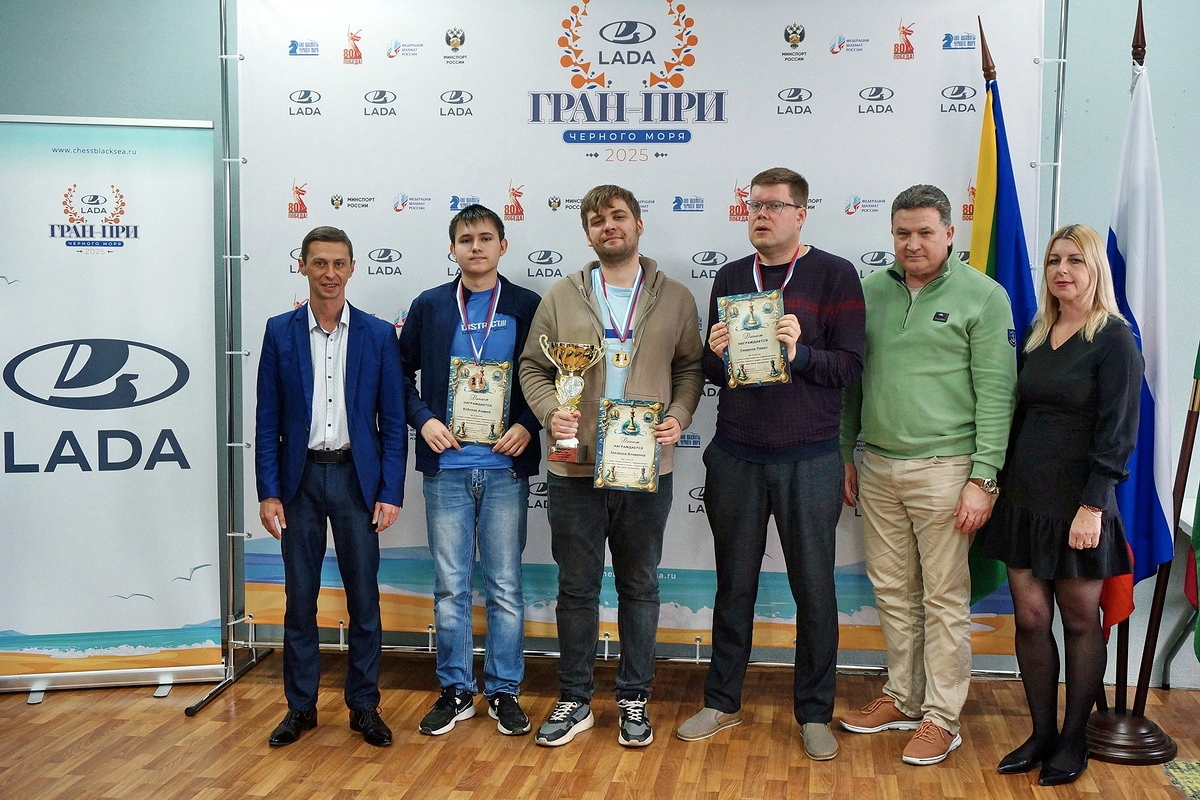 Владимир Захарцов выиграл турнир по рапиду на первом этапе Гран-При Черного моря