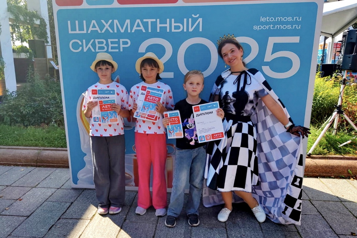 Евгений Драгомарецкий и Станислав Начев первенствовали в турнирах Шахматного сквера