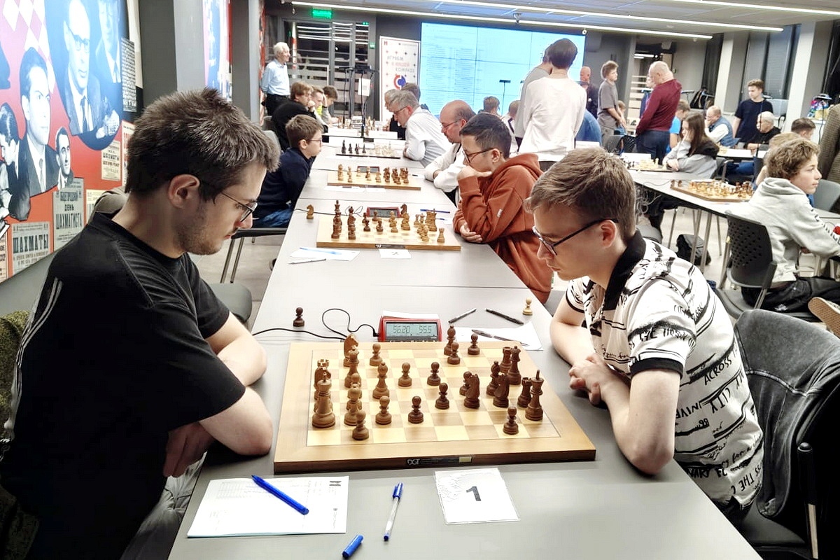 «Школа Ботвинника» и «Темус Тим» удерживают лидерство в командном чемпионате Москвы 