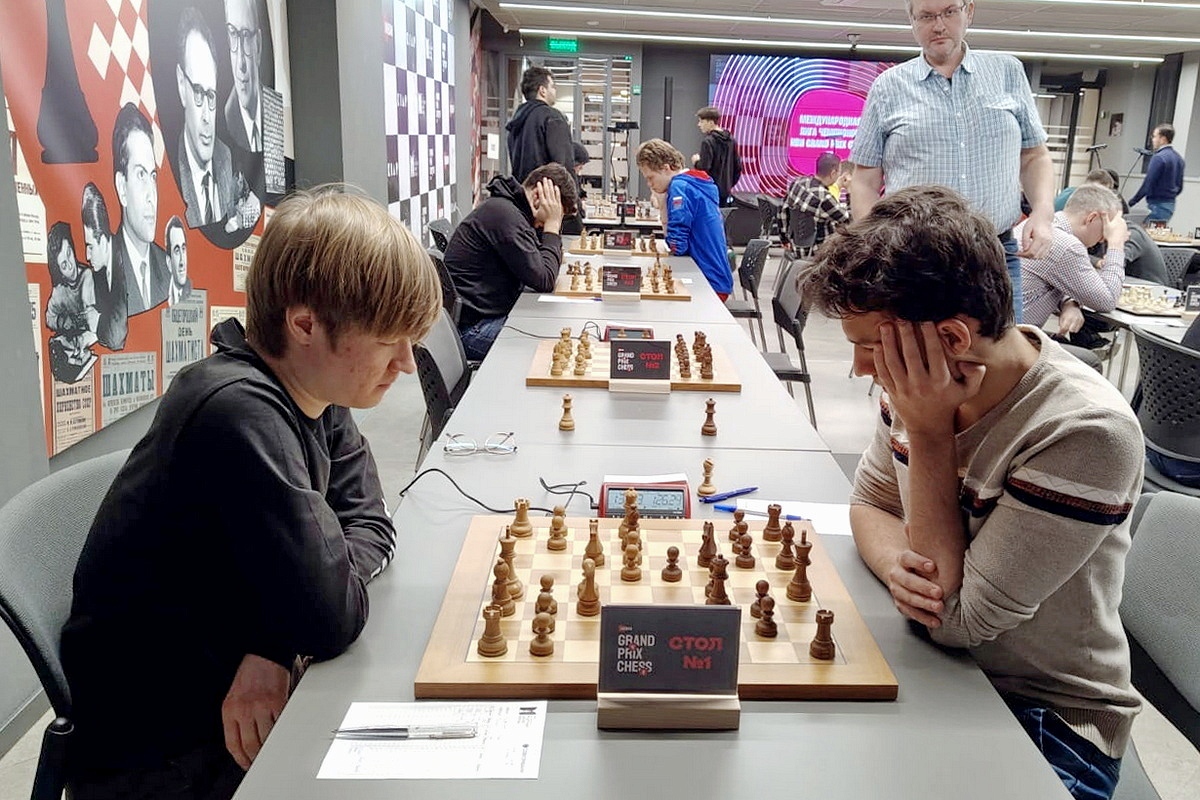 Алишер Сулейменов лидирует в турнире ИВИ Grand Prix Chess III за два тура до финиша