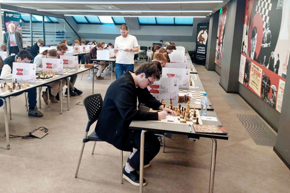 Данила Павлов захватил лидерство на чемпионате России по решению