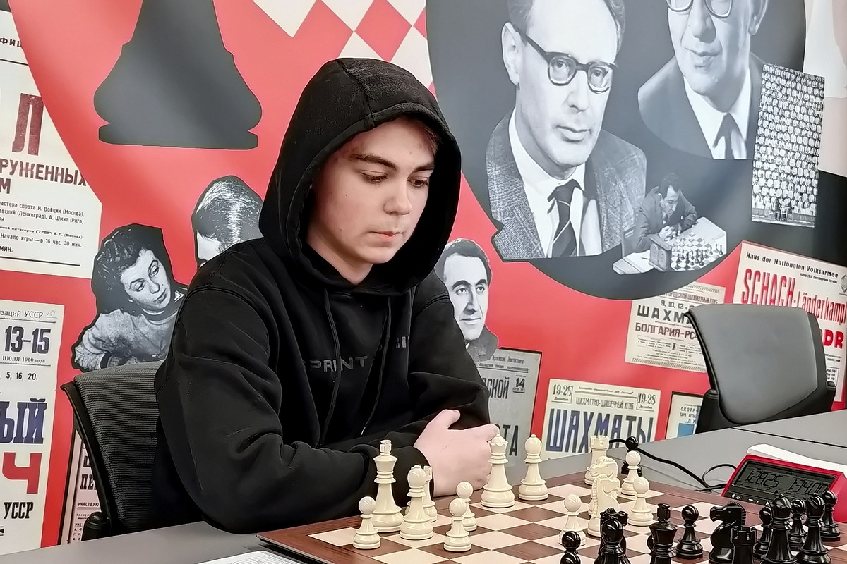 На чемпионате Москвы по классике среди мужчин образовалась тройка лидеров