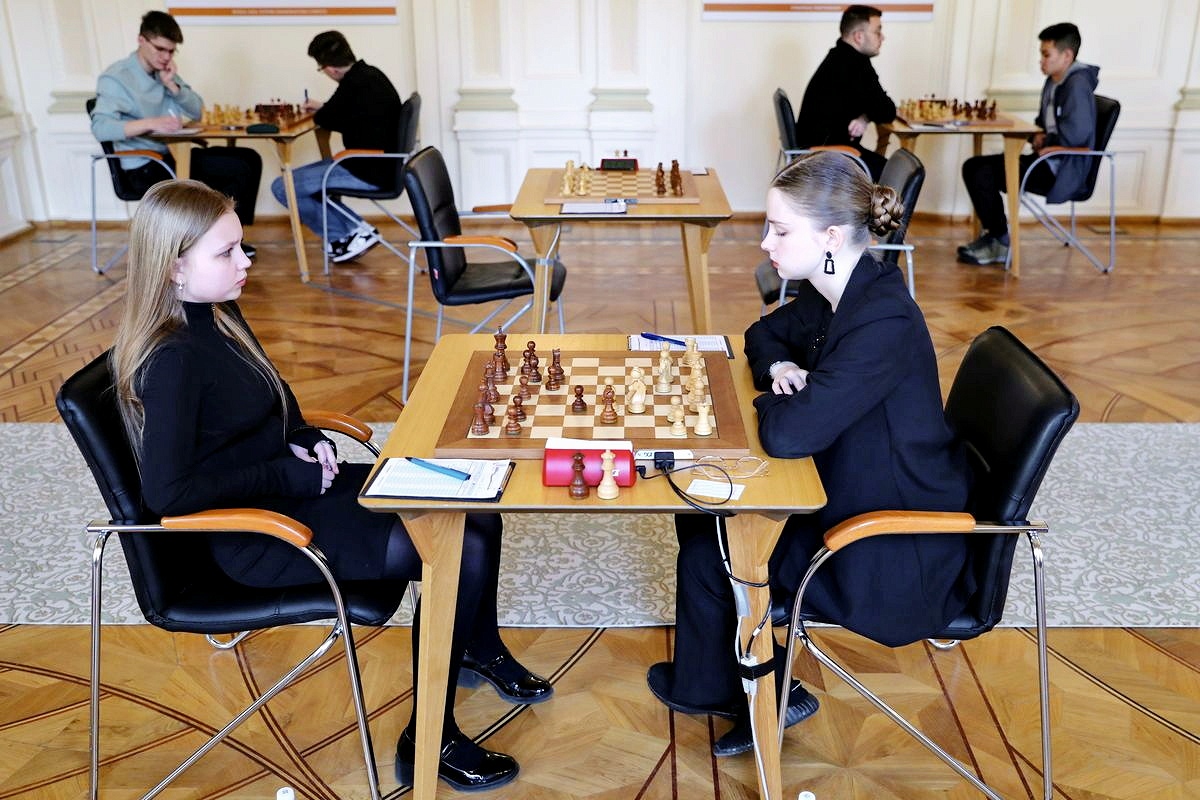 Трое москвичей идут в лидерах на первенстве России среди юниоров