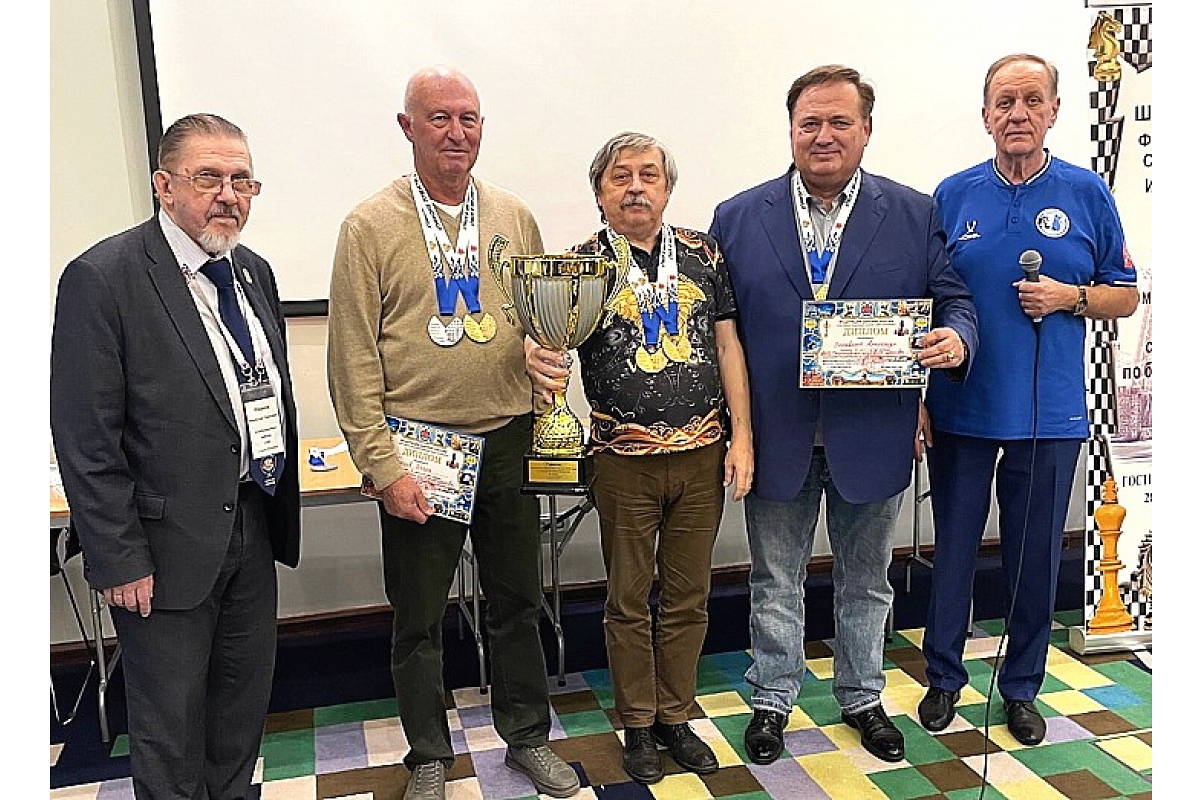 Московские ветераны завоевали два комплекта медалей на командном первенстве России по блицу. Поздравляем!