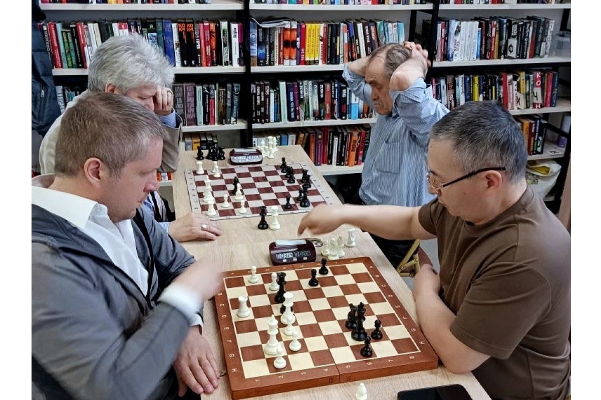 Турнир по блицу в рамках акции «Библионочь» прошел в клубе на Братиславской