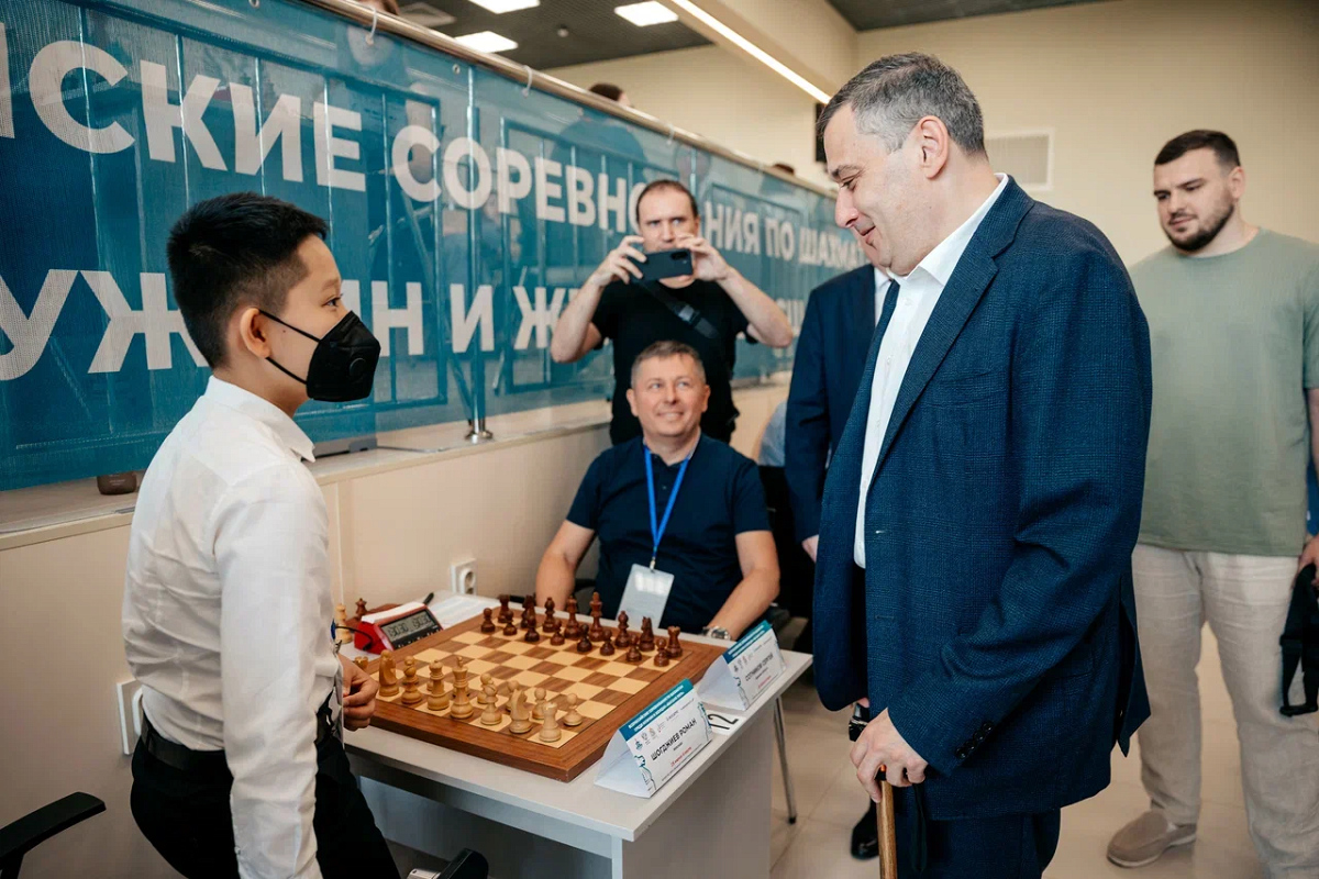 Семеро москвичей стартовали с победы на Высшей лиге чемпионата России