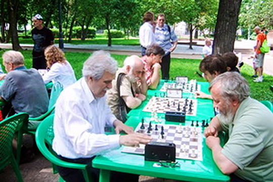 Играйте и общайтесь на бульварах все лето!