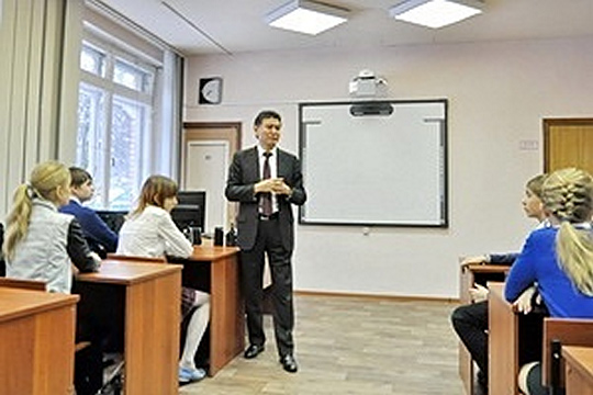 Кирсан Илюмжинов встретился с учащимися московской школы «Приоритет»