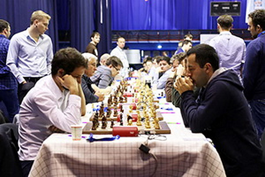 Даниил Дубов и Максим Матлаков вошли в число лидеров на чемпионате Европы